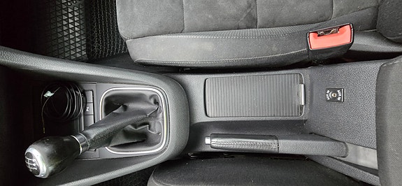 Volkswagen Golf VI 16 of 28