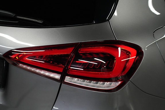 Mercedes-Benz A250 e 15 of 22
