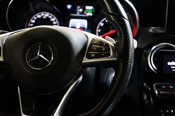 Mercedes-Benz C350 e 22 of 24