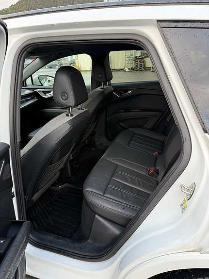 Audi Q4 e-tron 11 of 12