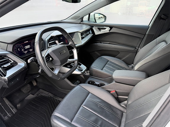 Audi Q4 e-tron 9 of 12