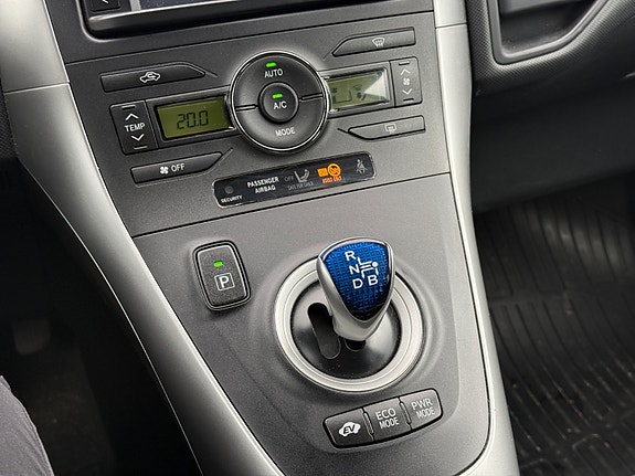 Toyota Auris 12 of 16