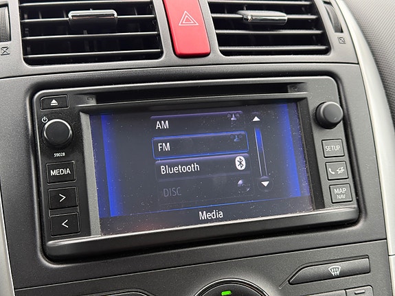 Toyota Auris 10 of 16