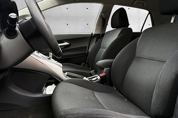 Toyota Auris 14 of 16