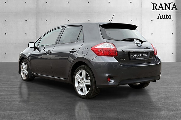 Toyota Auris 6 of 16