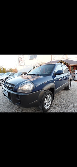 Hyundai Tucson 2 of 2