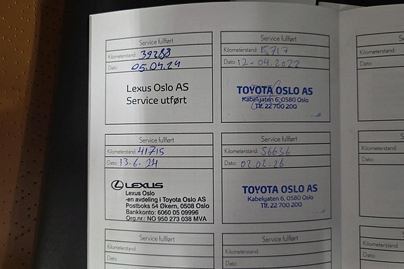 Lexus UX300e 25 of 25