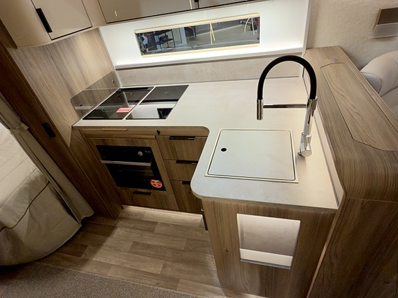 KABE 600 CXL KS – NY 2027 MODELL TOPPMODELLEN FRA KABE – EKTE PREMIUM, HELÅRS KOMFORT OG EN FANTASTISK PLANLØSNING! 11 of 30