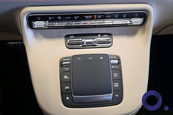 Mercedes-Benz V300 d 25 of 30