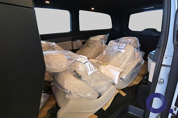 Mercedes-Benz V300 d 29 of 30