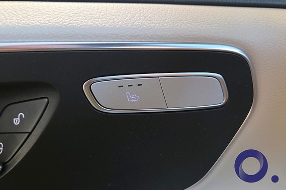 Mercedes-Benz V300 d 28 of 30