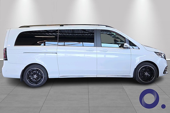 Mercedes-Benz V300 d 6 of 30