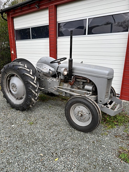 Massey Ferguson TEA20 3 of 18