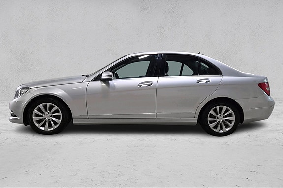 Mercedes-Benz C180 2 of 30