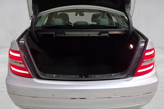 Mercedes-Benz C180 18 of 30