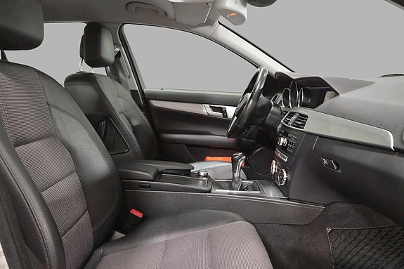 Mercedes-Benz C180 15 of 30