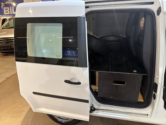 Volkswagen Caddy 11 of 30