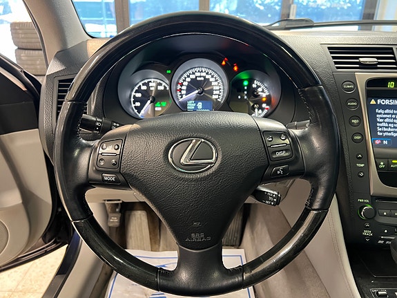 Lexus GS450h 19 of 30