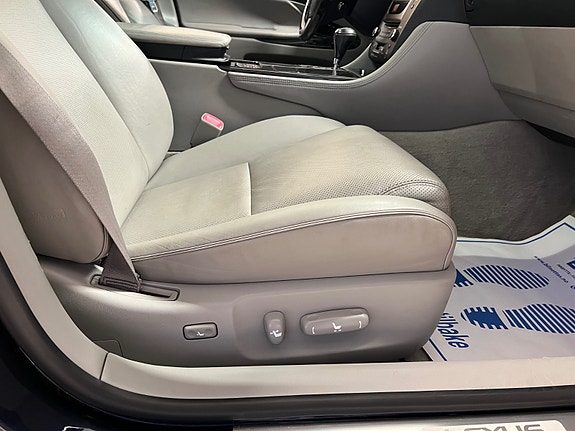 Lexus GS450h 12 of 30