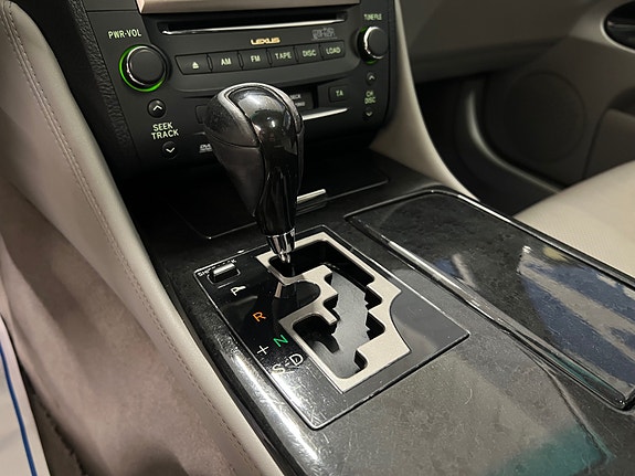 Lexus GS450h 26 of 30