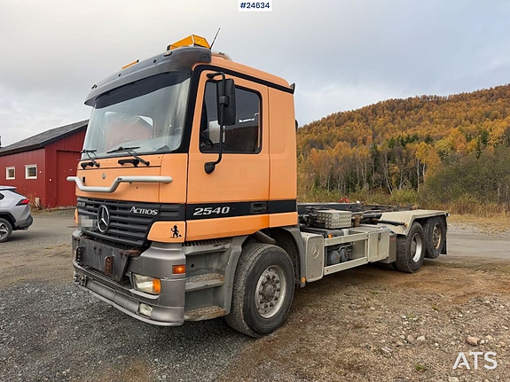 Mercedes-Benz Actros 2540 6x2 krokbil m/ 17T krok og brøyterigget. SE VIDEO 2 of 30