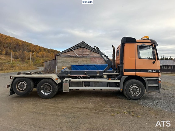 Mercedes-Benz Actros 2540 6x2 krokbil m/ 17T krok og brøyterigget. SE VIDEO 5 of 30
