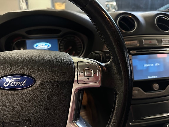 Ford Mondeo 13 of 25