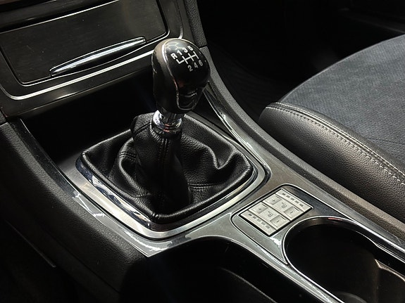 Ford Mondeo 17 of 25