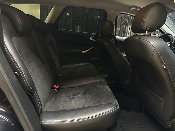 Ford Mondeo 10 of 25