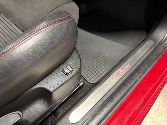 Alfa Romeo Giulietta 11 of 28
