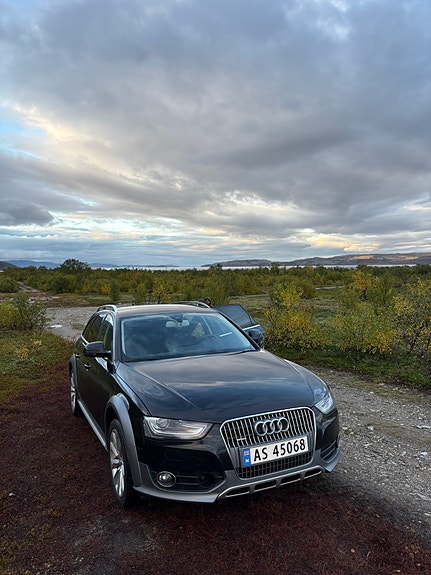 Audi A4 allroad 2 of 26