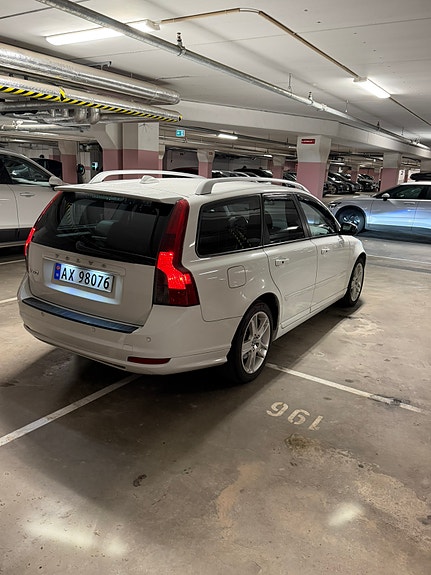 Volvo V50 4 of 30