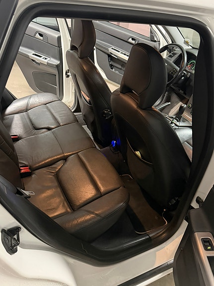 Volvo V50 10 of 30