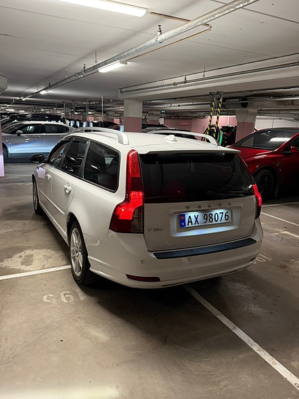 Volvo V50 3 of 30