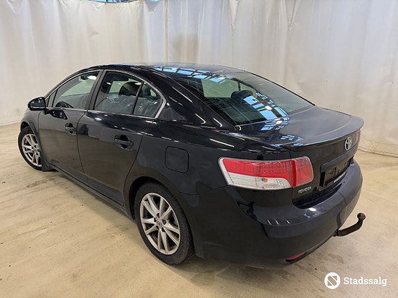 Toyota Avensis 7 of 10