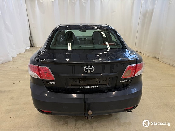 Toyota Avensis 6 of 10