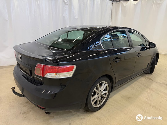 Toyota Avensis 5 of 10