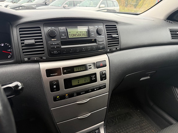 Toyota Corolla 12 of 18