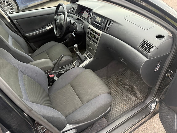 Toyota Corolla 17 of 18