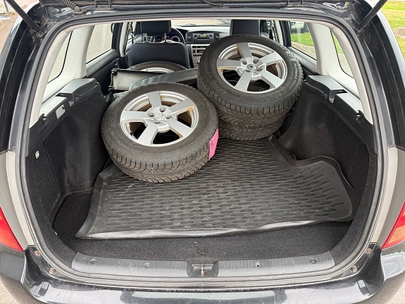 Toyota Corolla 15 of 18