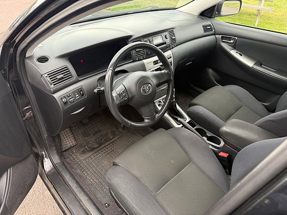 Toyota Corolla 9 of 18