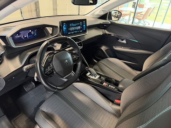Peugeot 208 12 of 16
