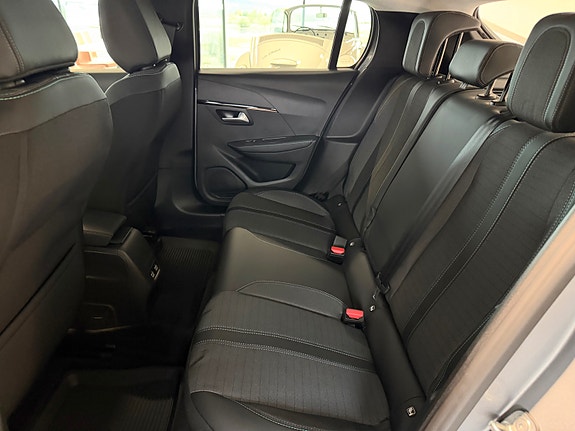 Peugeot 208 15 of 16