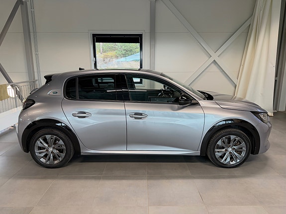 Peugeot 208 7 of 16