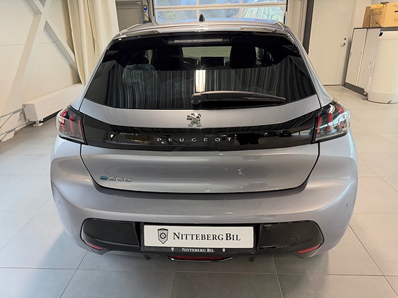 Peugeot 208 5 of 16
