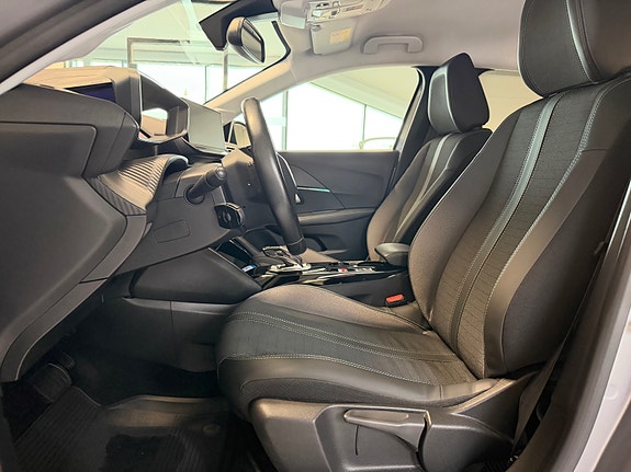 Peugeot 208 11 of 16
