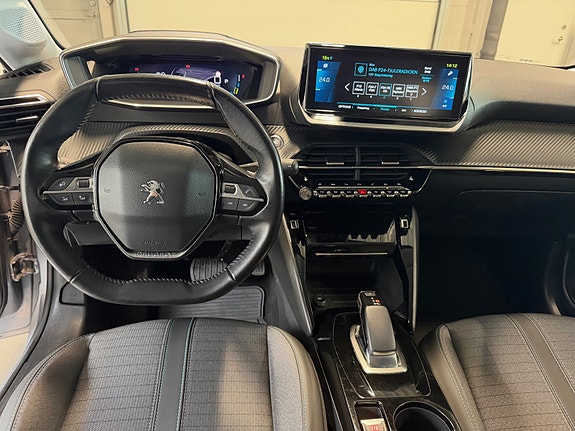 Peugeot 208 13 of 16