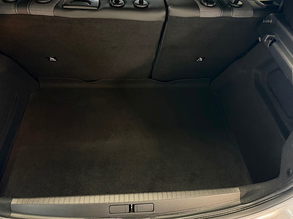 Peugeot 208 16 of 16
