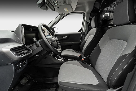 Ford Transit Courier 13 of 27