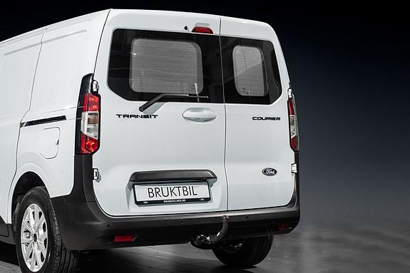 Ford Transit Courier 6 of 27